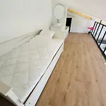 Front De Avec Jacuzzi Et Accès Villa