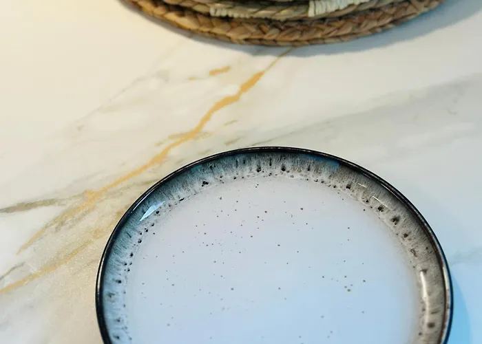 Front De Avec Jacuzzi Et Acces