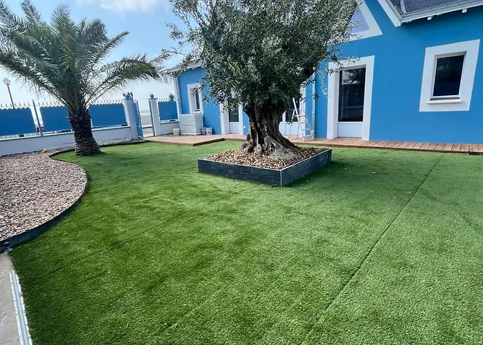 Front De Avec Jacuzzi Et Acces